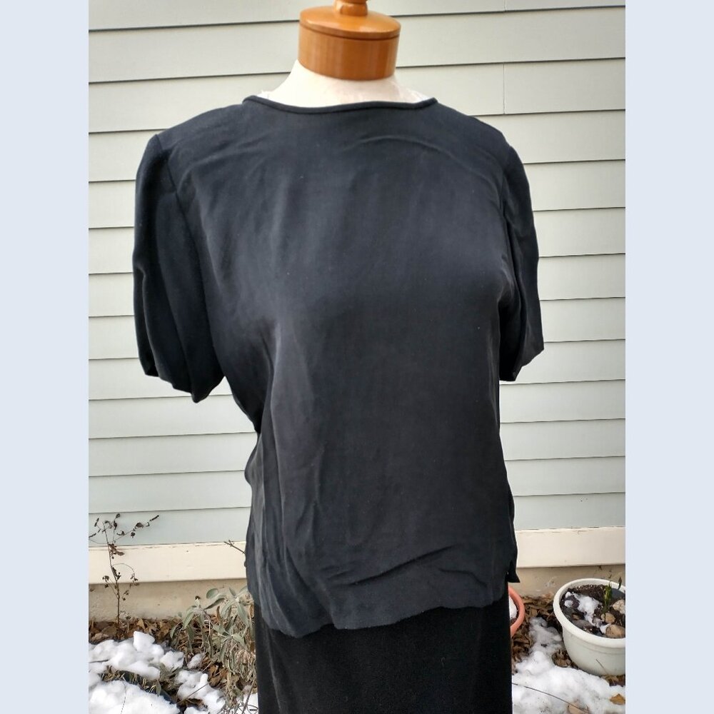 Top: Silk, black. Size 8 - by Dana Buchman